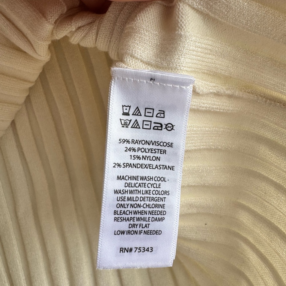 Sincerely Jules Off-White Ribbed Top - Picture 3 of 4